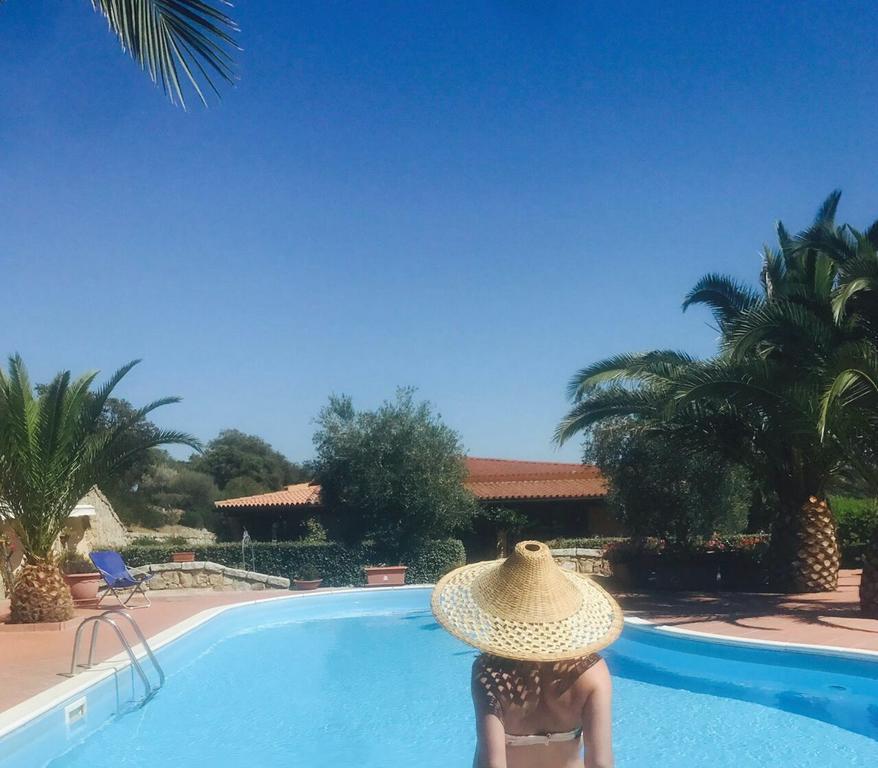 Telti Residence Villa Smeralda מראה חיצוני תמונה